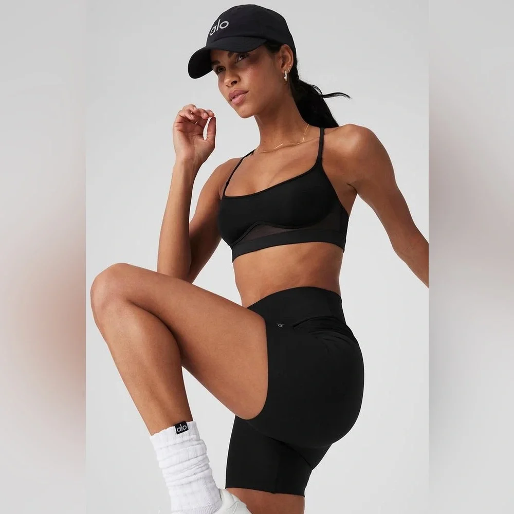 ALO YOGA | ✨NEW✨ Molded Engage Bra in Black